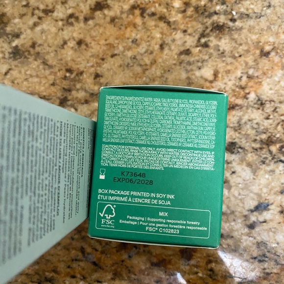 Korean skincare bundle New with box Hanyul and InnisFree - Picture 5 of 5